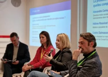 Journée collective de l'action sociale, les intervenants de première table ronde face à l'assemblée